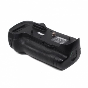Used Nikon MB-D12 Battery pack