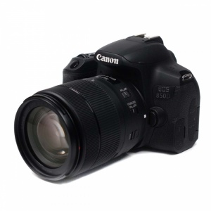Used Canon 850D With 18-135mm IS NANO